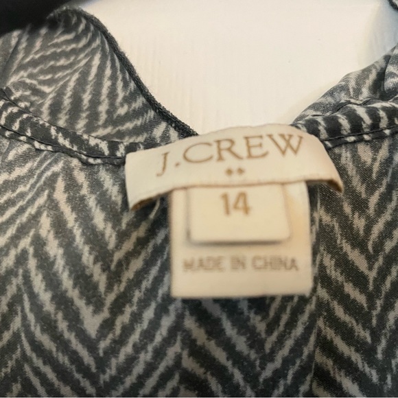 J Jill EUC women’s sleeveless top. Grey color. Size 14. Strings on front of top - Picture 3 of 9